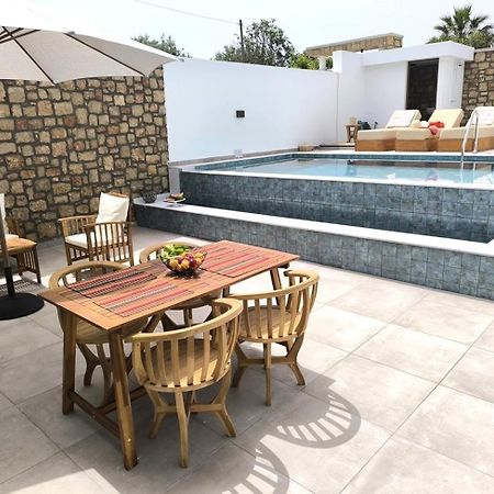 Valantina'S & Mannouel Lardos Luxury Villas エクステリア 写真