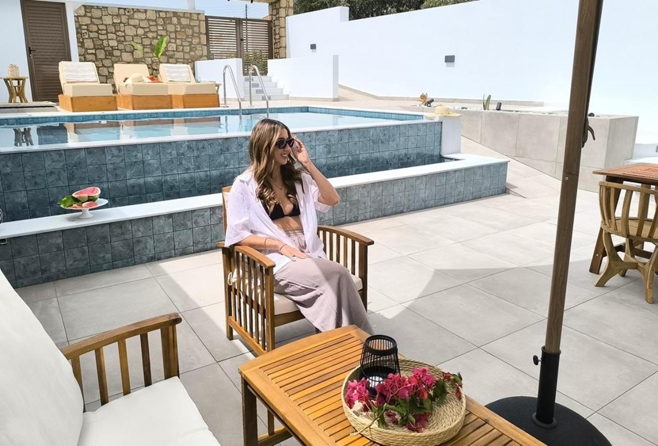 Valantina'S & Mannouel Lardos Luxury Villas エクステリア 写真