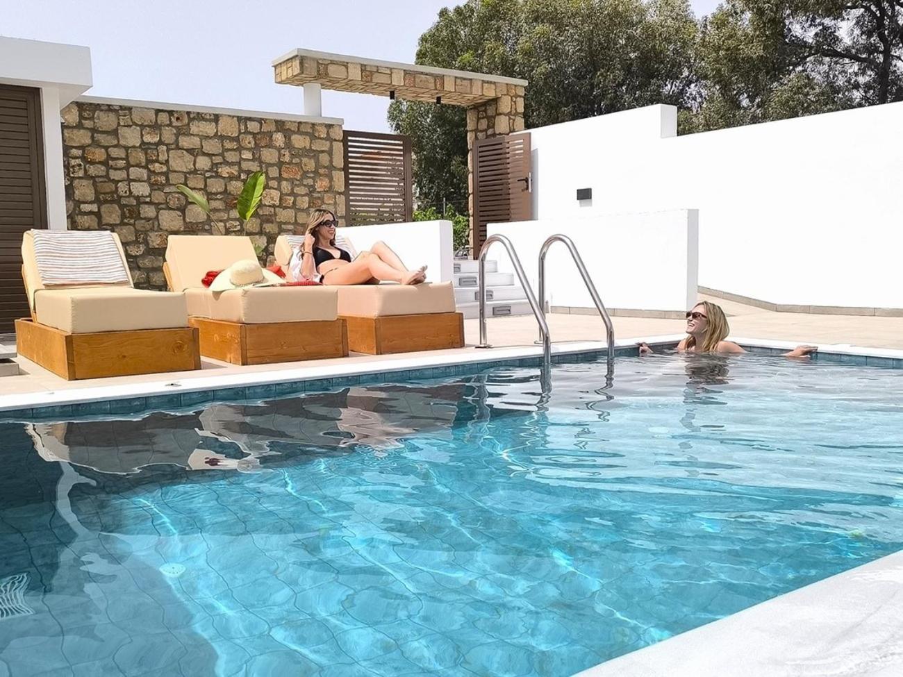 Valantina'S & Mannouel Lardos Luxury Villas エクステリア 写真