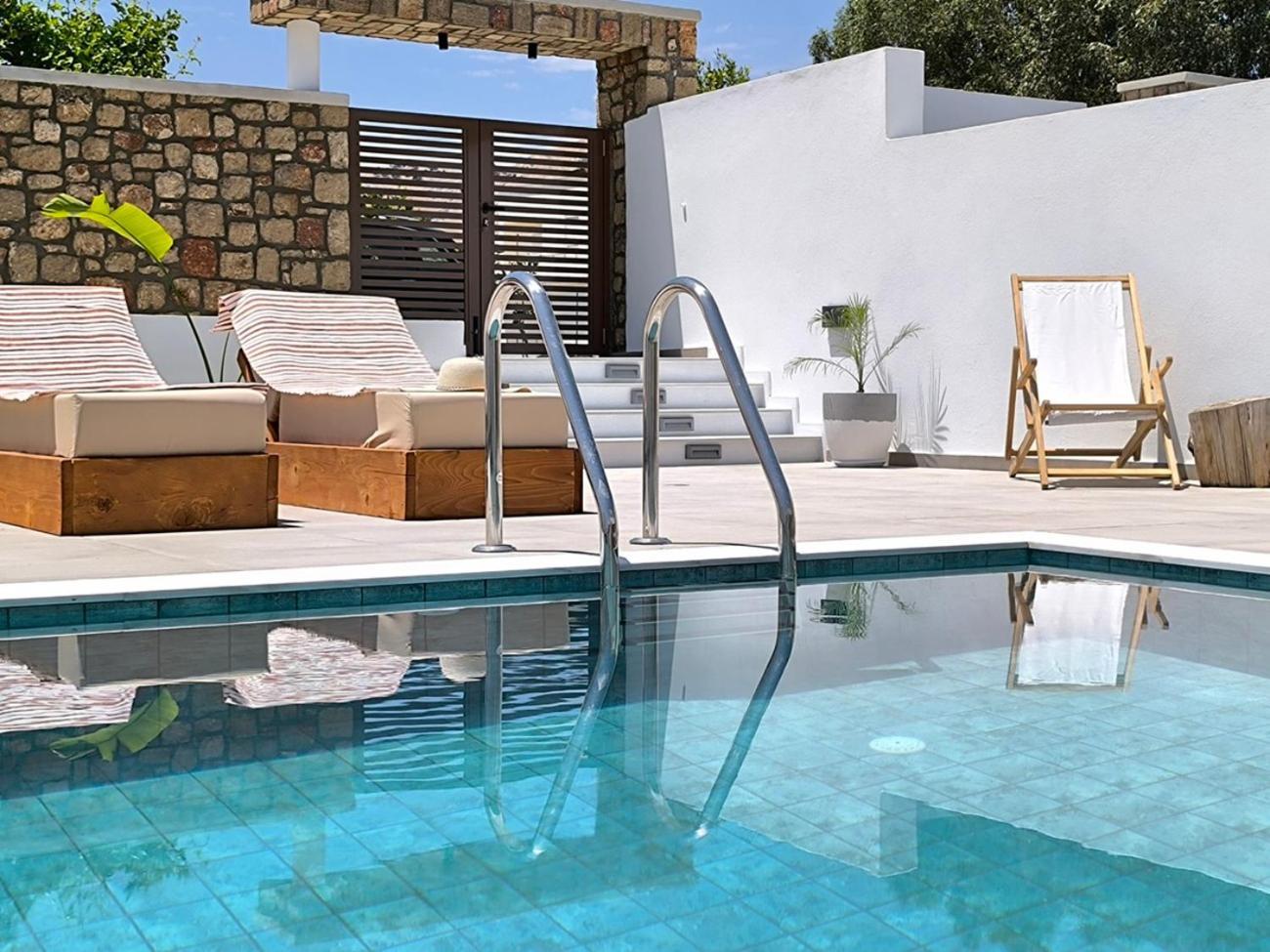 Valantina'S & Mannouel Lardos Luxury Villas エクステリア 写真